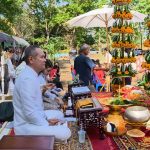 อ่างทอง บ้านลาวสืบสานประเพณีกำฟ้าบุญเดือนสามเผาข้าวหลามปิ้งข้าวจี่ถวายบัตรพลีเทวดา  ที่วัดศุขเกษมธรรมิการาม 