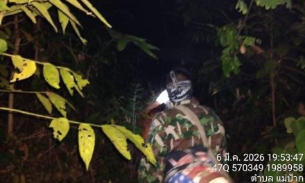 แพร่ อช.เวียงโกศัย “ระดมกำลัง” จนท.และเครือข่าย เข้าสกัดไฟป่า โซนบ้านโป่งติดต่อกับบ้านเหล่า ต.แม่ป้าก อ.วังชิ้น