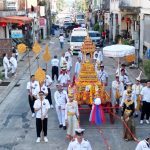 พังงา – ยิ่งใหญ่สวยงาม..อัญเชิญพระศรีบรมธาตุด้วยราชรถแห่รอบเมืองตะกั่วป่า “