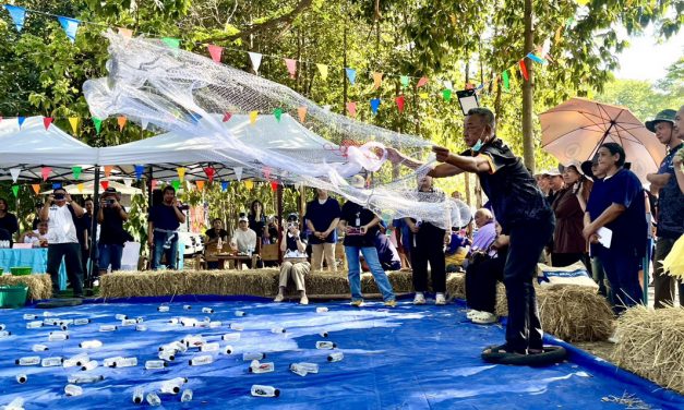 อ่างทอง เซียนแหของแทร่ในงานอ่างทองนิรมิตวิจิตรอ่างทองครั้งที่1 