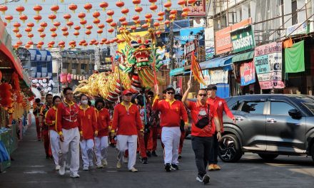 สุโขทัย ชาวไทยเชื้อสายจีนแห่เจ้าปุงเฒ่ากง-ม่ารอบเมือง