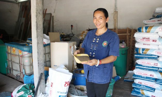 กาฬสินธุ์ ชาวบ้านอ่วมน้ำมันพุ่ง รถขนส่งอาหารกุ้ง-ปลาปรับขึ้นเที่ยวละหมื่นบาท