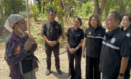 อ่างทอง แรงงานไทยในอิสราเอล สั่งคนทางบ้านห้ามดูข่าวให้ฟังข้อมูลจากแรงงานด้วยตัวเองป้องกันความวิตกกังวล  ด้านรองผู้ว่าฯ และคณะ 5 เสือแรงงาน ลงพื้นที่ให้กำลังใจ