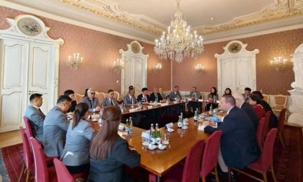 สาธารณรัฐเช็ก “สว.มังกร” ร่วมคณะ กมธ.ปราบโกง วุฒิสภา ถกความร่วมมือสาธารณรัฐเช็ก แลกเปลี่ยนโมเดลต้านคอร์รัปชัน ยกระดับธรรมาภิบาลไทย