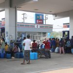 กาญจนบุรี – นายอำเภอสังขละบุรี สั่งสกัดขบวนการลักลอบขนน้ำมันข้ามแดน