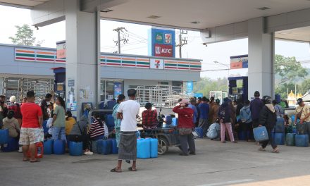 กาญจนบุรี – นายอำเภอสังขละบุรี สั่งสกัดขบวนการลักลอบขนน้ำมันข้ามแดน