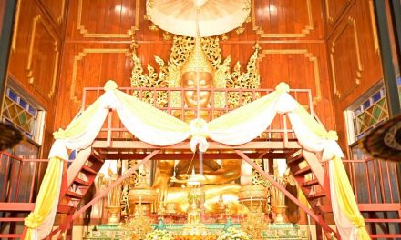 แม่ฮ่องสอน  พิธีล้างหน้าพระพักตร์พระเจ้าพาราละแข่ง วัดหัวเวียง ประเพณีตามความเชื่อชาวไทยใหญ่ที่ปฏิบัติสืบต่อมา เชื่อว่าพระพุทธองค์ได้ประทานลมหายใจไว้