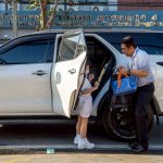 ชื่นชม ผอ.รร.อนุบาลนครปฐม ลุยเอง ยืนรับนักเรียน ช่วยบรรเทาการจราจรสร้างความปลอดภัยทุกเช้า