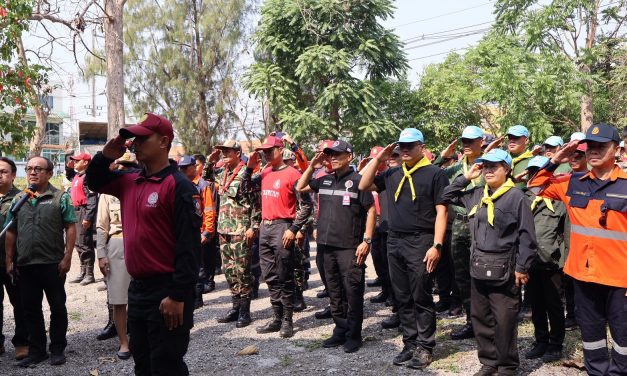 พะเยา ศูนย์อำนวยการจิตอาสาพระราชทานมณฑลทหารบกที่ 34  จัดกำลังพล ร่วมกิจกรรมรณรงค์เชิงรุกป้องกันแก้ไขปัญหาไฟป่าและหมอกควัน ในพื้นที่รอยต่อ