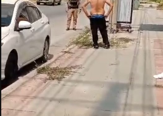 นนทบุรี หนุ่ม รปภ.คลั่งพุ่งกลางถนนหวังให้รถชน เครียดวิ่งหาเติมน้ำมันกว่า 10 ปั๊มไม่ได้