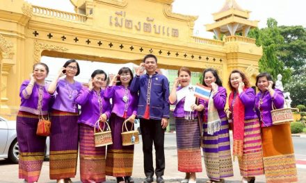 อุตรดิตถ์จัดกิจกรรม “ภูมิใจแต่งไทยทั้งแผ่นดิน” รณรงค์แต่งกายตามอัตลักษณ์ไทยสู่สากล
