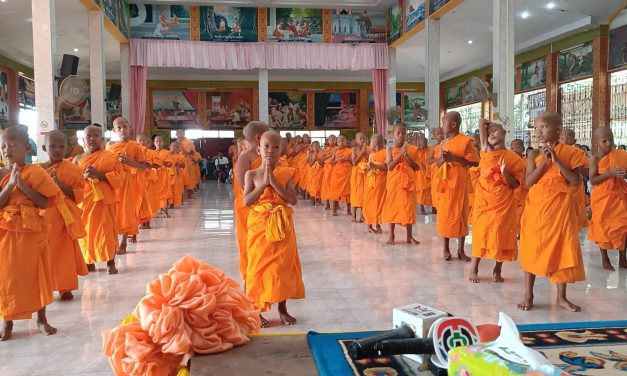 ปราจีนบุรี โครงการบรรพชาสามเณรภาคฤดูร้อนเฉลิมพระเกียรติฯเณรแฝดร่วมบรรพชา4คู่