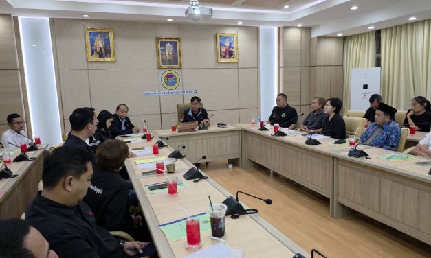 ปทุมธานี บิ๊กแจ๊ส ไม่รอ ลดราคาน้ำมัน รัดเข็มขัดไม่เก็บภาษีอุ้มค่าครองชีพประชาชน 3 เดือน