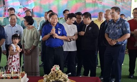 อ่างทอง เฮียตือ ยกบรรหาร เป็นแบบอย่างทำงานการเมืองขอบคุณพรรคชาติไทยทำให้มีวันนี้  ย้ำชั่วชีวิตอยากเห็นอ่างทอง  พัฒนาเหมือนที่ พณฯ บรรหาร  พัฒนาสุพรรณบุรี