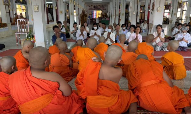 มหาสารคาม พุทธสานิกชนญาติธรรมร่วมพิธีบวชสามเณรภาคฤดูร้อนณ  วัดเจริญผลบ้านหนองโน  