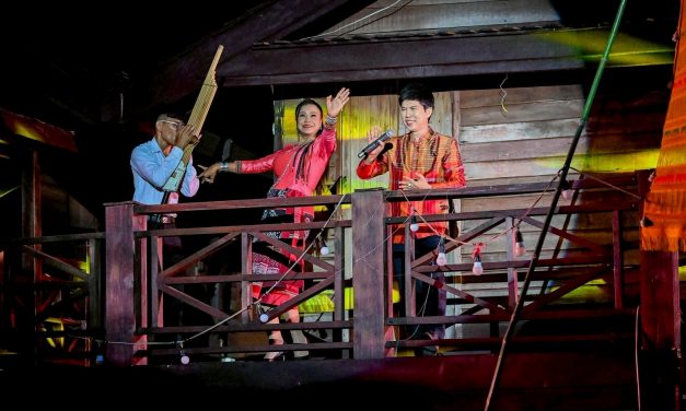 มมส จัดงาน “คืนศิลป์ ให้แผ่นดินอีสาน” ผนึกเครือข่ายศิลปินพื้นบ้าน ชูหมอลำ-ดนตรีจีน สู่สากล