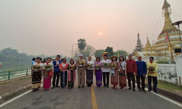 ผู้ว่าฯ จ.แม่ฮ่องสอน และหัวหน้าส่วนราชการ ร่วมขบวนแห่โคหลู่ ในงานประเพณีปอยส่างลอง ประจำปี 2569