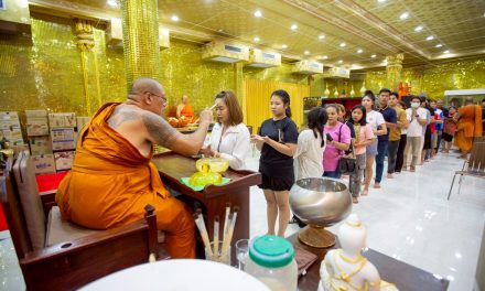 นครปฐม เปิดแล้ว รำลึกหลวงพ่อพูล 20 ปี ละสังขาร ชมพระเก่า กลองโบราณ นิทรรศกาลเปิดโลก เรือโบราณ อายุพันปี พร้อมกิจกรรมวัฒนธรรมชุมชน