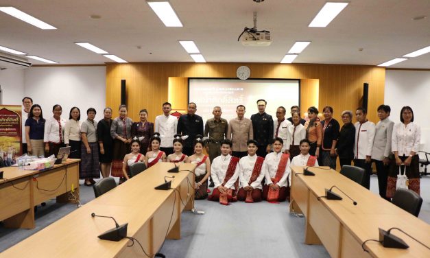 กาฬสินธุ์ จัดใหญ่งานเทศกาลประเพณีแห่น้ำศักดิ์สิทธิ์สักการะพระพุทธไสยาสน์ภูปอ