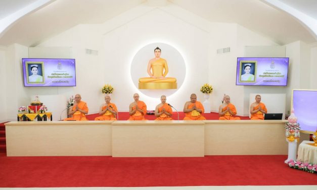 ชาวพุทธในสหรัฐฯ รวมจุดประทีปบูชาพระสัมมาสัมพุทธเจ้า เนื่องในวันวิสาขบูชาโลก