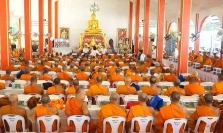 ยะลา สานบุญสู่ชายแดนใต้ ถวายสังฆทานคณะสงฆ์ 323 วัด หนุนขวัญครูพื้นที่เสี่ยง