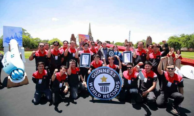 ดี.เอช.เอ. สยามวาลา สร้างประวัติศาสตร์! คว้า 4 สถิติโลก Guinness World Records จากเครื่องเขียนไอคอนิก