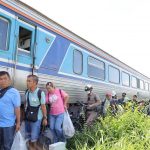 การรถไฟฯ ร่วมมือจังหวัดอุตรดิตถ์และหน่วยงานท้องถิ่นเร่งช่วยเหลือผู้โดยสารขบวนที่ 8 เหตุเพลาล้อชำรุด ยันไม่มีผู้บาดเจ็บ พร้อมจัดรถบัสส่งถึงปลายทางเรียบร้อย