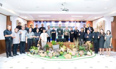ผู้ว่าฯ นราฯ แถลงใหญ่! ปักหมุด 13–15 ส.ค. นี้ เที่ยวงาน “ชมศูนย์ศึกษา พัฒนาความรู้ ดูนิทรรศการ” ครั้งที่ 27 ยกระดับนวัตกรรมเกษตร-ป่าพรุ สร้างรายได้ยั่งยืน
