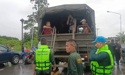ปราจีนบุรี เร่งอพยพชาวบ้านขนของหนีน้ำ