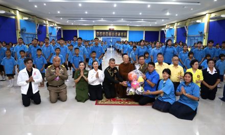 สกลนคร ผู้ใหญ่ใจดีเติมความสุข แต้มรอยยิ้ม สานฝันให้น้องนักเรียน ร.ร.ราชประชานุเคราะห็ 53