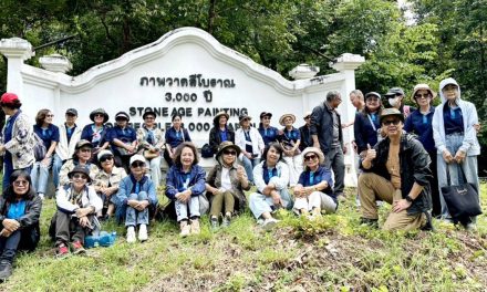 กาญจนบุรี  อดีตผู้ว่าฯ ประธานชมรมประวัติศาสตร์เมืองกาญจน์ นำคณะสมาชิกทัศนศึกษาประวัติศาสตร์