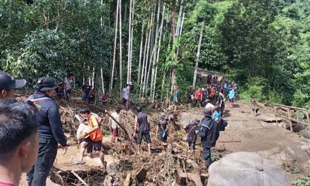 แม่ฮ่องสอน  น้ำป่าหลากบ้านสิวาเดอ – กอมูเดอ 35 ครัวเรือน สร้างความเสียหายเป็นบริเวณกว้าง เร่งฟื้นฟูสภาพหมู่บ้านที่ถูกน้ำป่าถล่ม