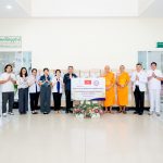 เจ้าอาวาสวัดพระธรรมกาย บริจาคยากว่า 400,000 บาท แก่ 8 โรงพยาบาลในจังหวัดปทุมธานี